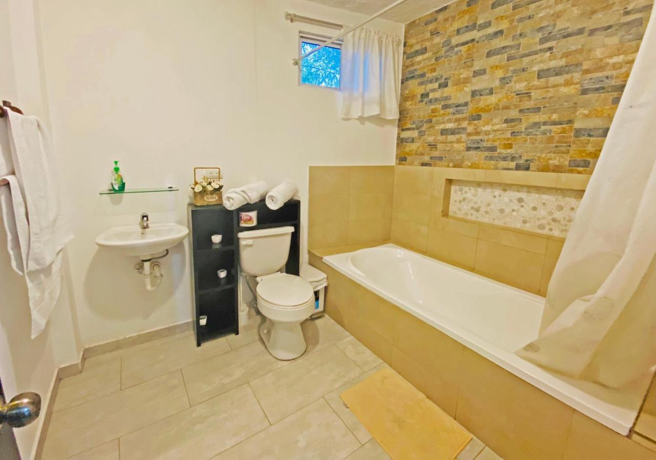 Carpao Lodging Galapagos 阿约拉港 外观 照片