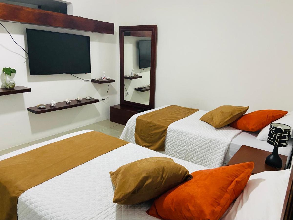 Carpao Lodging Galapagos 阿约拉港 外观 照片